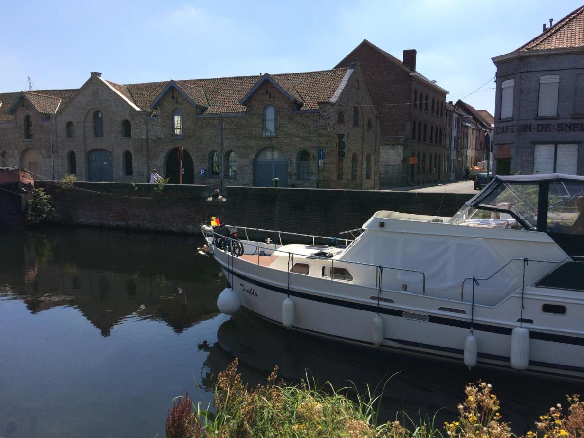 Cottage On The Canal コルト レイク エクステリア 写真